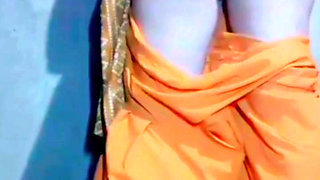 This young Desi girl has a dirty mind. She wants to surprise her lover after her first sex. The girl gets a dirty idea. He is not his own