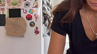 Horny Wife Offers Her Pussy in the Kitchen and Gets Fucked Hard