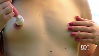 Barefeet Latina Lovely Spreads Pink for Vibrator Orgasms