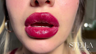 Raspberry - Lip Trembling Red Lipstick - Slow Motion