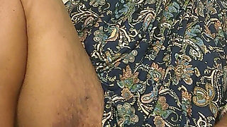 Arabian Stepmom Trying to Squirt in Her Bedroom