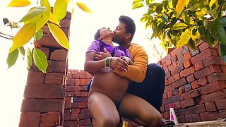 Devar Bhabhi - Devar Apni Bhabhi Ko Apne Purane Bathroom Mein Le Jakar Chod Raha He Xxx Video Hindi Hot Pussy