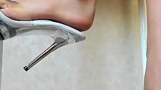 Latex Goddess in High Heel Sandals - Live Stream