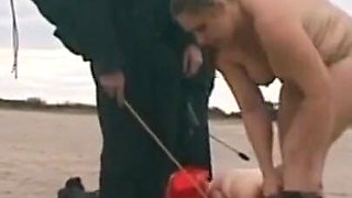 Fat ass and spanking - On the beach