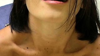 Amateur webcam girl masturbate big dildo
