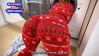 The best Christmas gift is: step sister stuck in a washing machine!