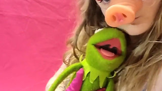 Sexy Miss Piggy Bigg Honking Tits