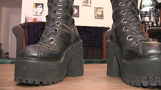 Lost Soles Featuring Sinn Sage