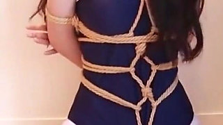 Double Ponytail White Silk Pool Water Binding Training