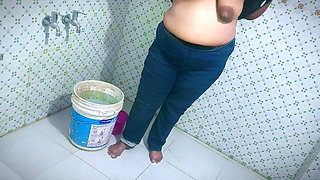 Moti Mallu Hot Bhabhi in Public Toilet After Fucking with Devore - Indian Desi Bhabhi & Debar Sex in Public Toilet