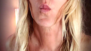 Camgirl Jess Ryan Does Sexy Tease with Flashing