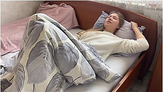 Morning Masturbation To A Pulsating Orgasm