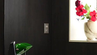To Wear an Embarrassingly Tight Miniskirt, I Spend Every Day a... Personal Sex Secretary for His Pantyhose Fetish. Chapter 1
