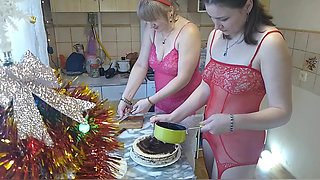 I Make a Sweet Breakfast Naked with My Busty MILF Girlfriend.