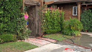 Wild Threesome Hunt with Alexa Grace