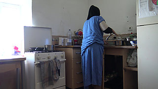 HOMEMADE HARD FUCKING ARAB WIFE IN KITCHEN