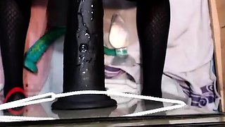 Hot amateur blonde pregnant toying her pussy solo