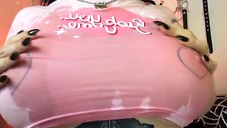 Big boob brunette masturbates on webcam