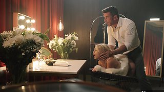 Kiara's perfect body gets pounded by Manuel's big dick in high-def