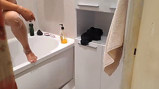 Looking for My Teen Step Sister and Jacking Off