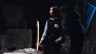 Time Freeze Porn: Italian Beauty Layla Scarlett Performs Steamy Handjob for Sam Bourne During Security Duty