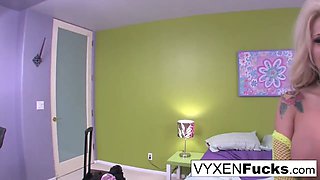 Vyxen loves to get down and dirty in bed