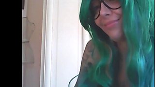 Big Tits MILF Chantal Gapes Her Mouth for Beach Burps