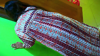 Fucking a Chubby Egyptian Big ass Muslim Hot Stepmom When she clean my room & try to seduce me by show her Naked Big Ass