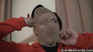 Break in leads to threesome with hot mom