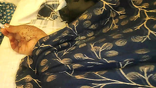 hindi neha 1st time samoking in pussy