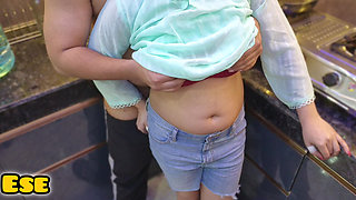 Siddi-saadi Ladki Ko lagaya Chudai Ka Shauq..