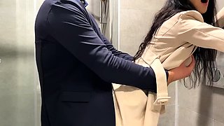 The boss fucked a lustful secretary in the toilet