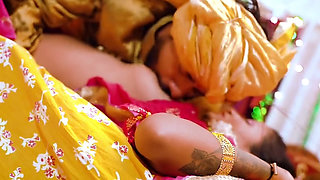 Raja ne naukrani ko sona dekar khusi khusi chod diya