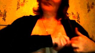 Mature Russian Amateur Irina Shows Off on Webcam