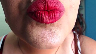 SYDNEYSCREAMS Pale BBW Teases With Pink Toy