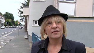 German housewife does sex casting on the street