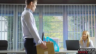 Hot blonda stunner Cayla Lyons fucks her coworker in the office