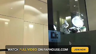 Dea Squirt and Shower in Berlin