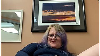 Sneaky Milf Masturbates While Waiting For Doctor In Office
