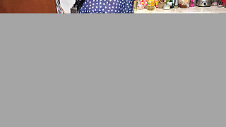 My Husband's Friend Found Me Alone in the Kitchen, He Seduced Me and I Didn't Hesitate to Fuck Him with a Good Blowjob and Delic