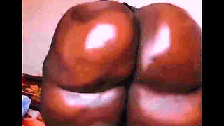 Oiled BBW Ass Spreading and Masturbation