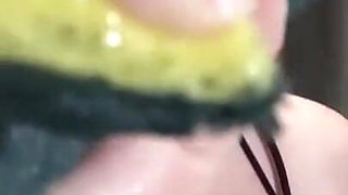 Bath time sponge fun