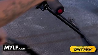 Gorgeous cougar andi avalon pulls her leggings down and sits on her private trainer\u2019s face - mylf