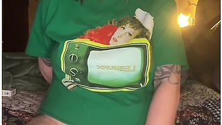 Stoner Chick Smokes & Fucks Herself - Full Video On Of