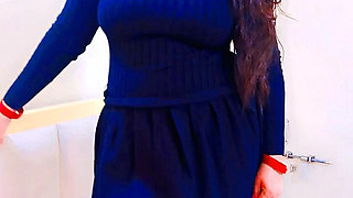 Tamil Hot Step Sister Showing Her Butter Body