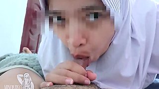 Minokiiko Morning Blowjob: Hijab Asian Stepsister Shocked by Step Brother's Hard Cock