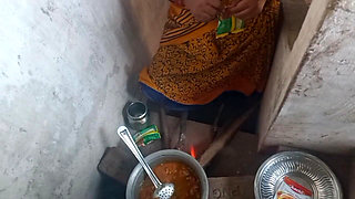 Very Hot Sex Indian Cooks Aunty