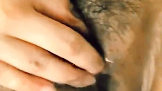 Wildenglishbbw playing with my hairy fat pussy in bath