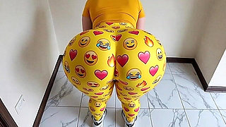 Big Butt in Bouncing Emoji Leggings