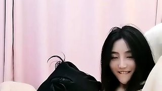 Omege japanese girl with big boobs on cams